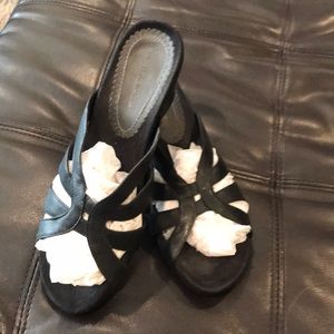 Black leather Wedge Sandals